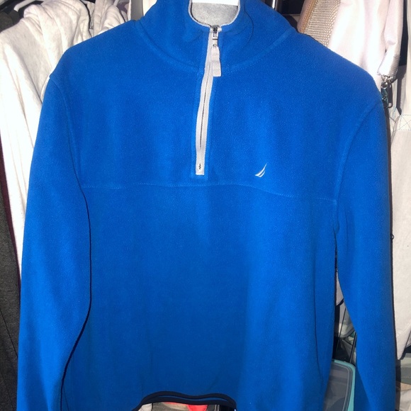 Lightly used sweater - Picture 1 of 3